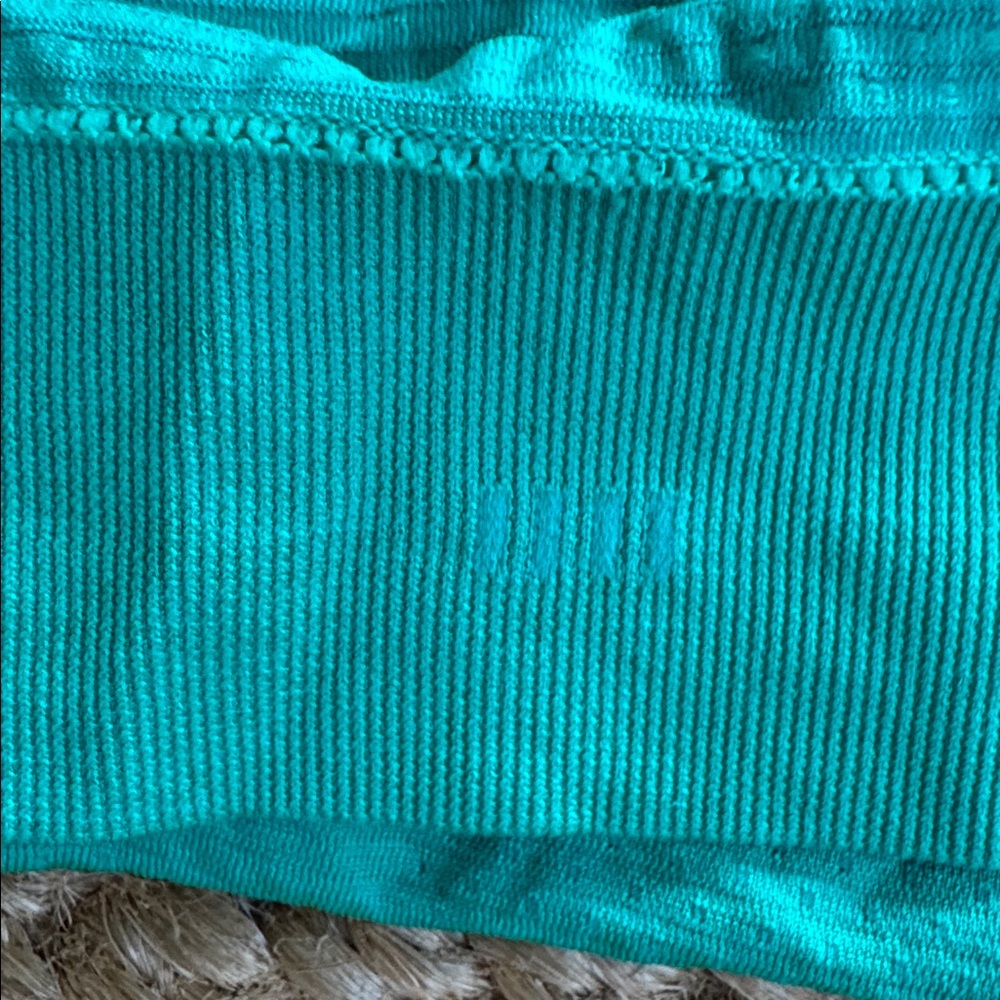 Lululemon Green Relaxed Swiftly Long Sleeve Shirt - size 10 - Picture 6 of 6